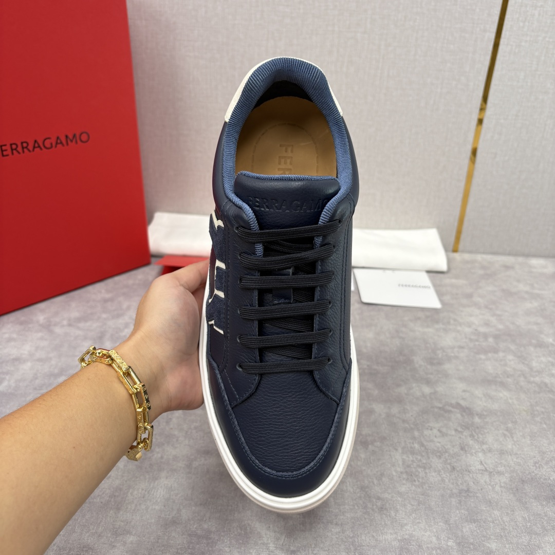 💋💍SF 菲拉～ 新款异型嵌饰休闲鞋板鞋 官方 7,300 这款休闲鞋风格低调，多元素拼接撞色设计搭配 