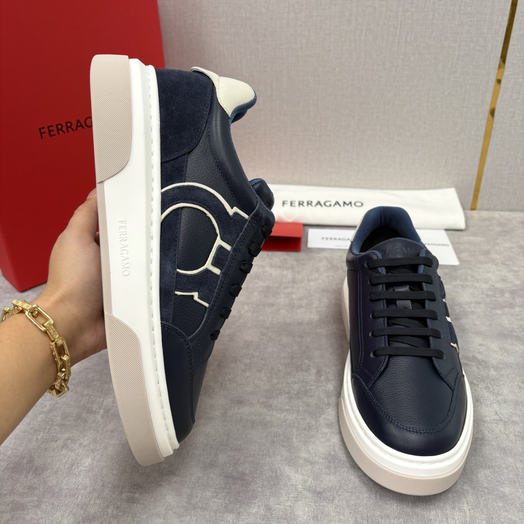 💋💍SF 菲拉～ 新款异型嵌饰休闲鞋板鞋 官方 7,300 这款休闲鞋风格低调，多元素拼接撞色设计搭配 