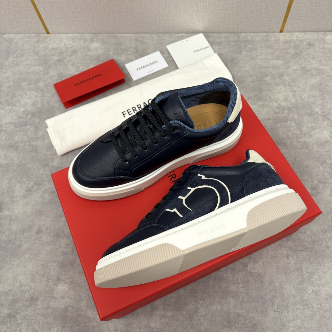 💋💍SF 菲拉～ 新款异型嵌饰休闲鞋板鞋 官方 7,300 这款休闲鞋风格低调，多元素拼接撞色设计搭配 