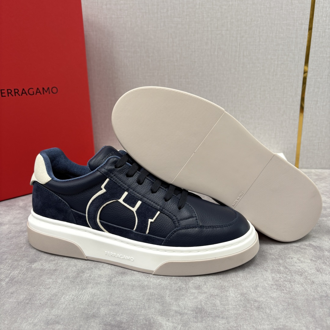 💋💍SF 菲拉～ 新款异型嵌饰休闲鞋板鞋 官方 7,300 这款休闲鞋风格低调，多元素拼接撞色设计搭配 