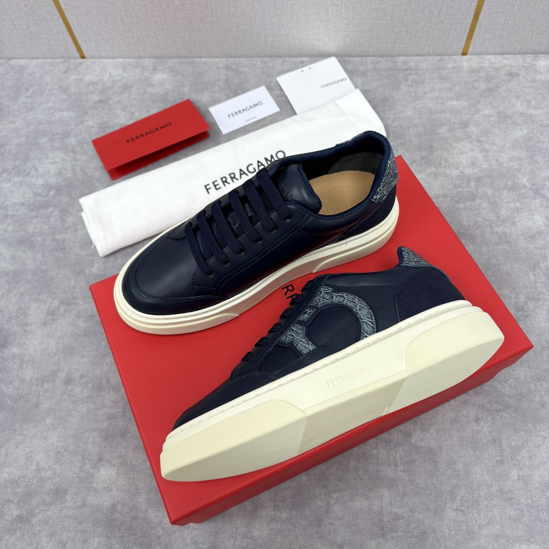 💋💍SF 菲拉～ 新款异型嵌饰休闲鞋板鞋 官方 7,300 这款休闲鞋风格低调，多元素拼接撞色设计搭配 