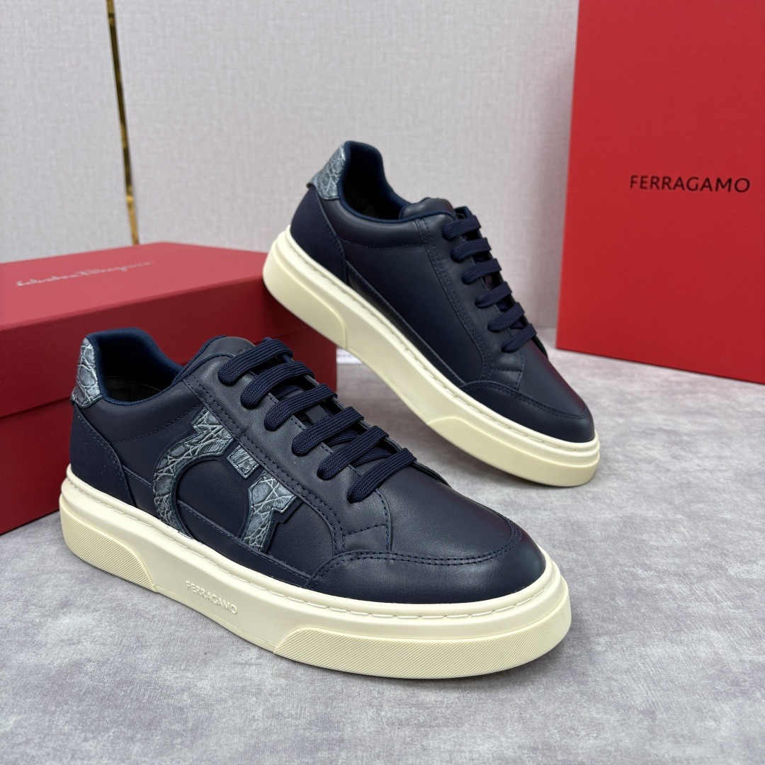 💋💍SF 菲拉～ 新款异型嵌饰休闲鞋板鞋 官方 7,300 这款休闲鞋风格低调，多元素拼接撞色设计搭配 