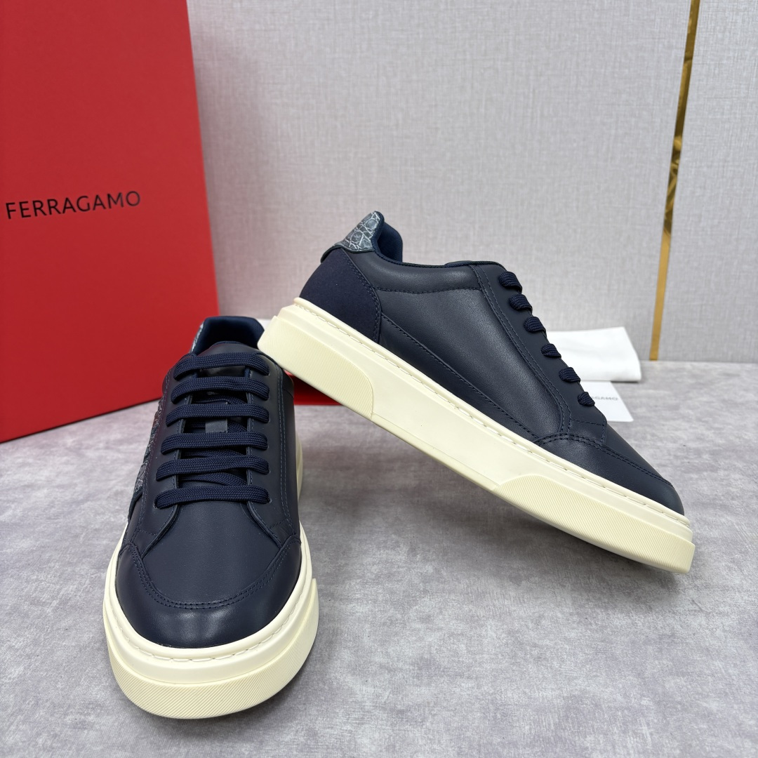 💋💍SF 菲拉～ 新款异型嵌饰休闲鞋板鞋 官方 7,300 这款休闲鞋风格低调，多元素拼接撞色设计搭配 