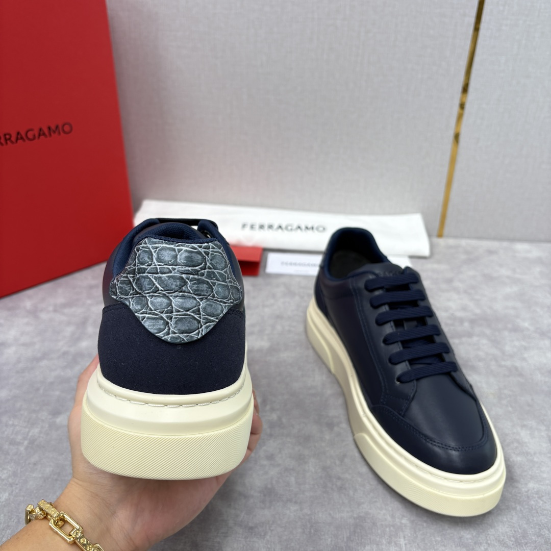 💋💍SF 菲拉～ 新款异型嵌饰休闲鞋板鞋 官方 7,300 这款休闲鞋风格低调，多元素拼接撞色设计搭配 