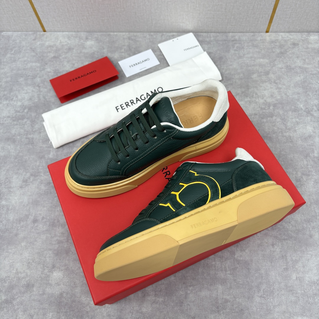 💋💍SF 菲拉～ 新款异型嵌饰休闲鞋板鞋 官方 7,300 这款休闲鞋风格低调，多元素拼接撞色设计搭配 