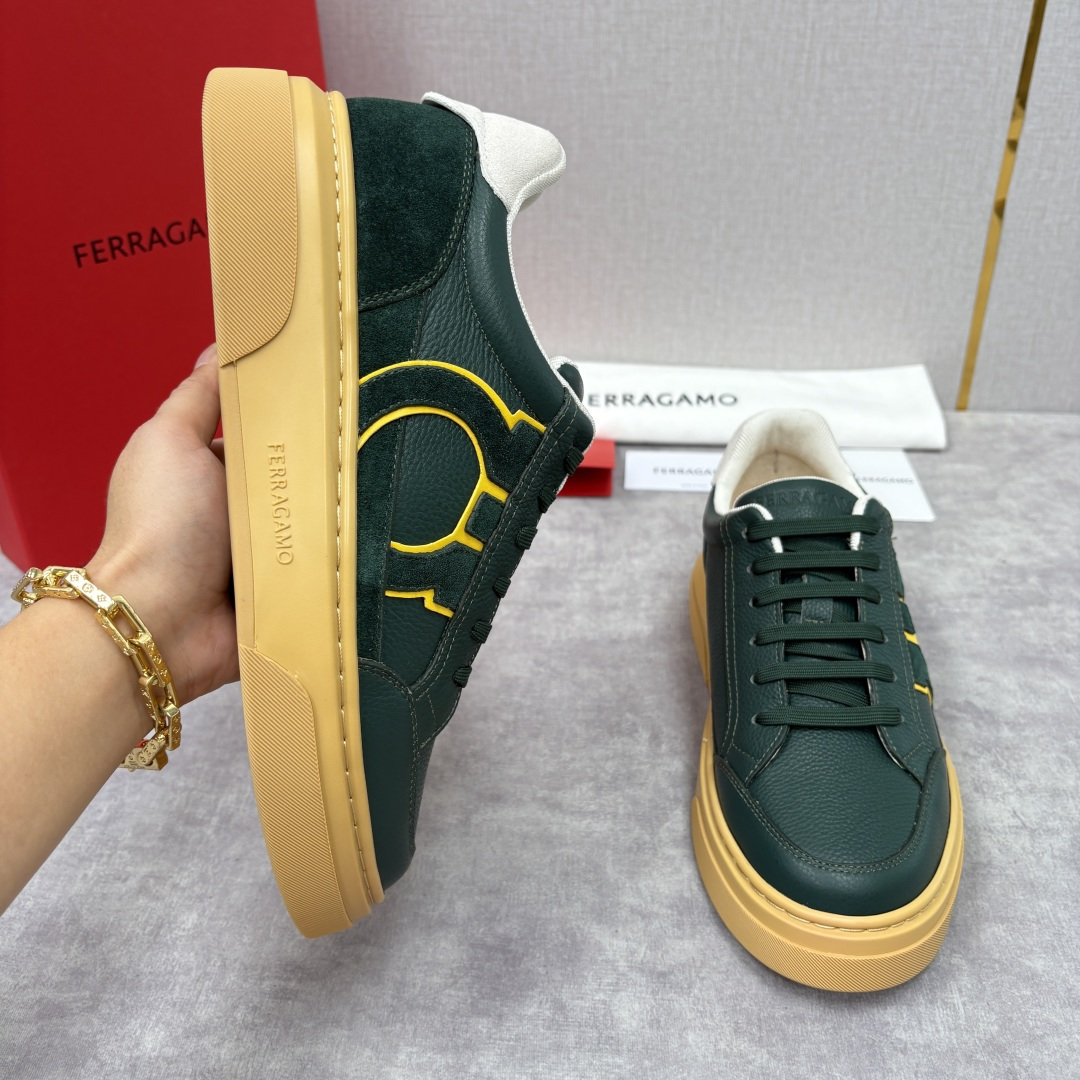 💋💍SF 菲拉～ 新款异型嵌饰休闲鞋板鞋 官方 7,300 这款休闲鞋风格低调，多元素拼接撞色设计搭配 