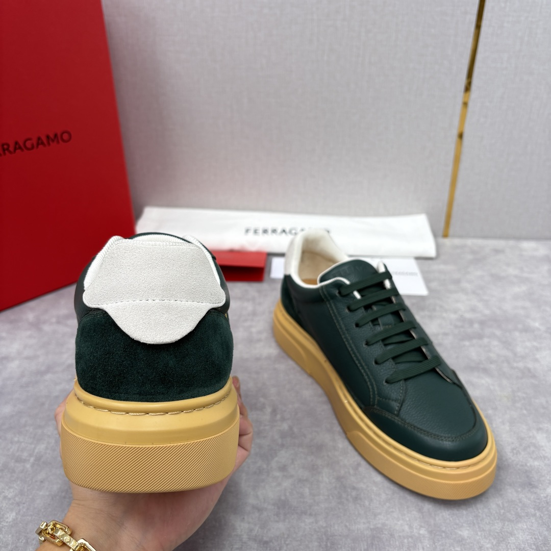 💋💍SF 菲拉～ 新款异型嵌饰休闲鞋板鞋 官方 7,300 这款休闲鞋风格低调，多元素拼接撞色设计搭配 