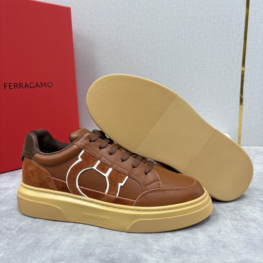 💋💍SF 菲拉～ 新款异型嵌饰休闲鞋板鞋 官方 7,300 这款休闲鞋风格低调，多元素拼接撞色设计搭配 