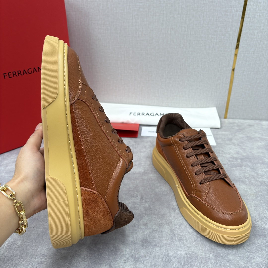 💋💍SF 菲拉～ 新款异型嵌饰休闲鞋板鞋 官方 7,300 这款休闲鞋风格低调，多元素拼接撞色设计搭配 