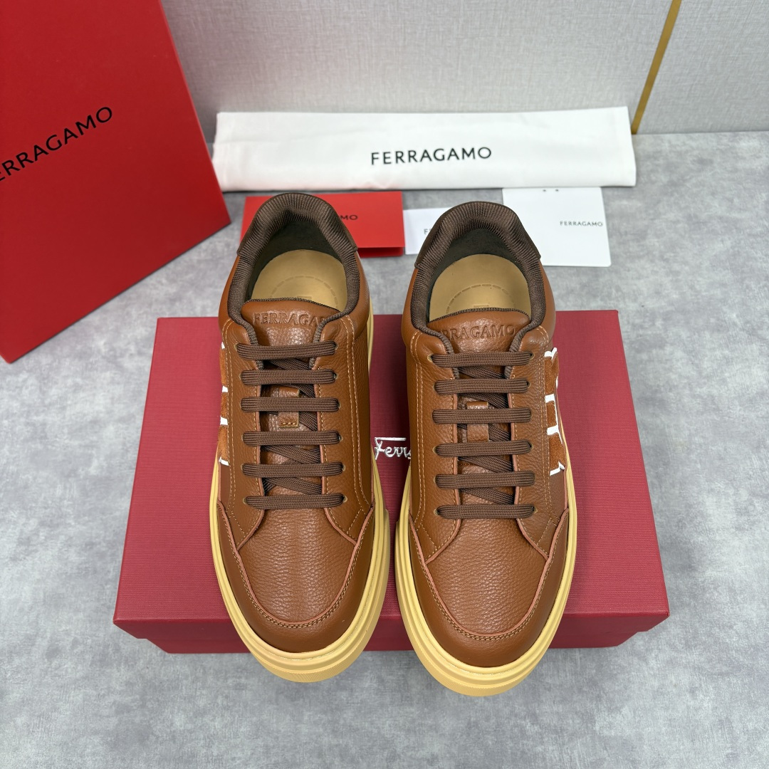 💋💍SF 菲拉～ 新款异型嵌饰休闲鞋板鞋 官方 7,300 这款休闲鞋风格低调，多元素拼接撞色设计搭配 