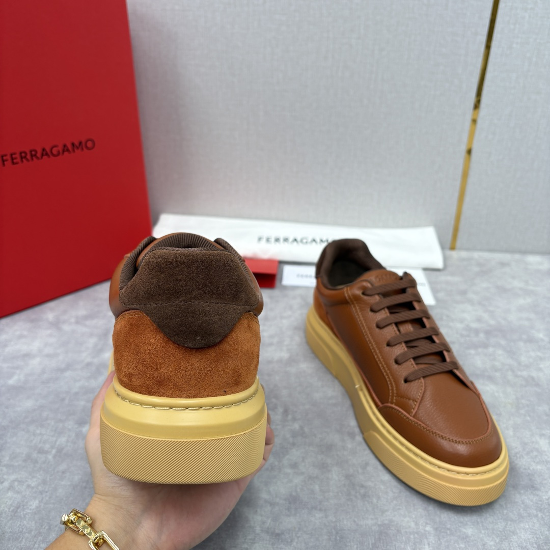 💋💍SF 菲拉～ 新款异型嵌饰休闲鞋板鞋 官方 7,300 这款休闲鞋风格低调，多元素拼接撞色设计搭配 