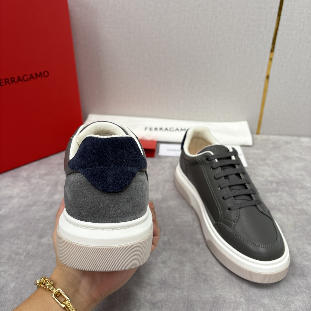 💋💍SF 菲拉～ 新款异型嵌饰休闲鞋板鞋 官方 7,300 这款休闲鞋风格低调，多元素拼接撞色设计搭配 