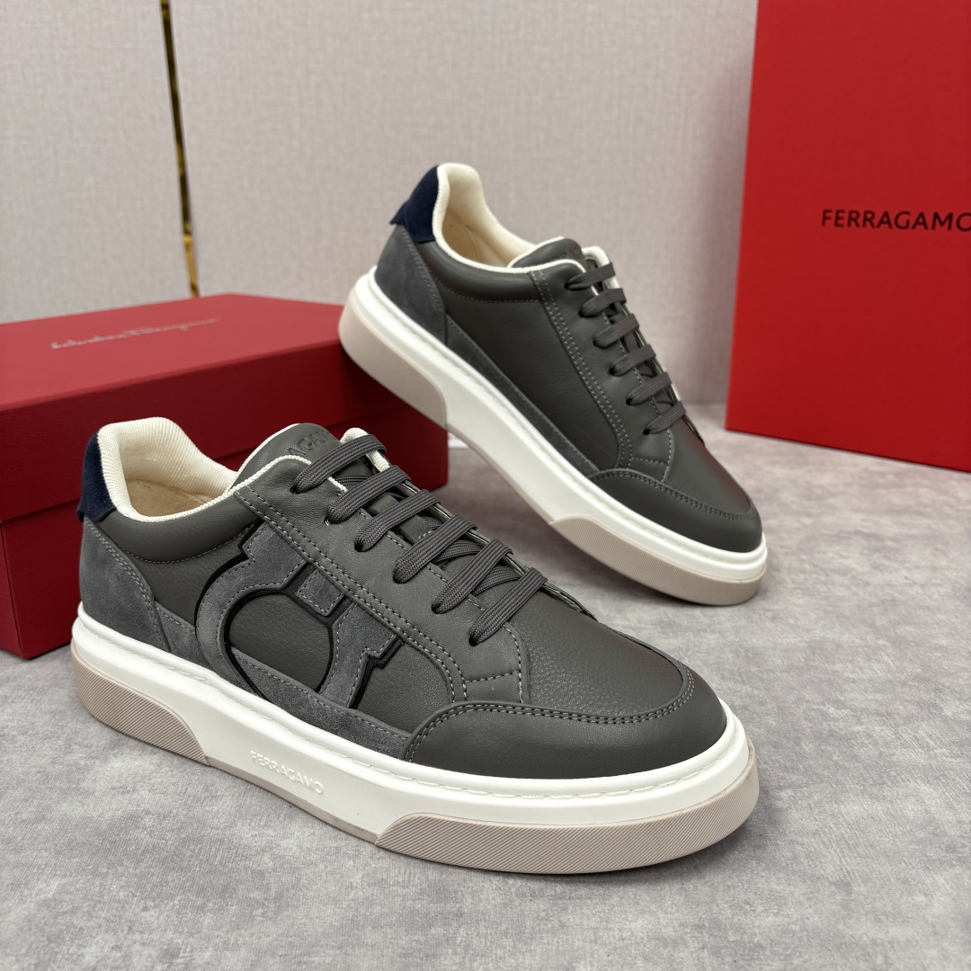 💋💍SF 菲拉～ 新款异型嵌饰休闲鞋板鞋 官方 7,300 这款休闲鞋风格低调，多元素拼接撞色设计搭配 