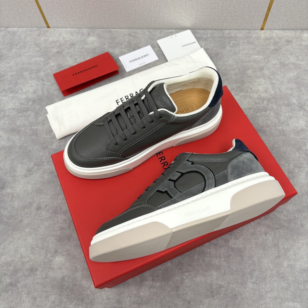 💋💍SF 菲拉～ 新款异型嵌饰休闲鞋板鞋 官方 7,300 这款休闲鞋风格低调，多元素拼接撞色设计搭配 