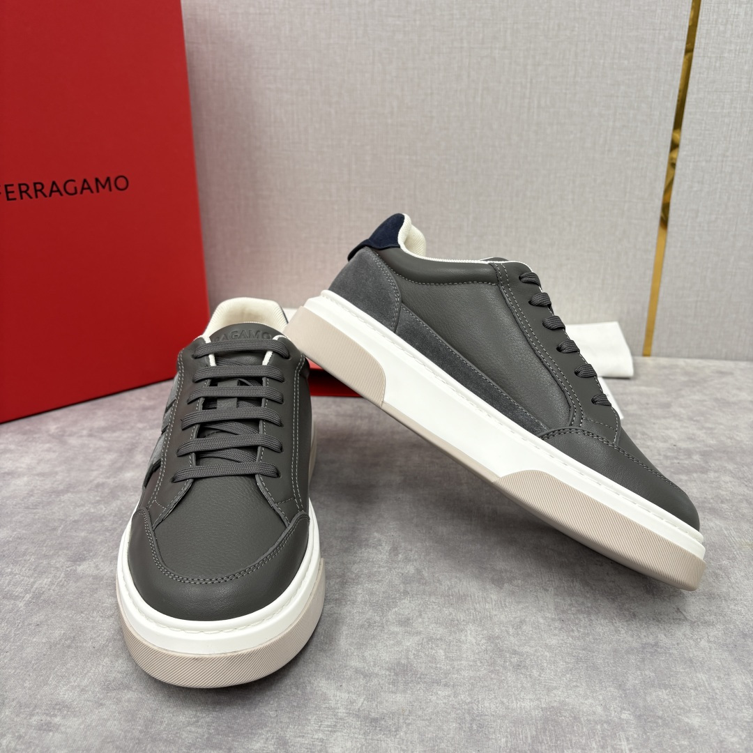 💋💍SF 菲拉～ 新款异型嵌饰休闲鞋板鞋 官方 7,300 这款休闲鞋风格低调，多元素拼接撞色设计搭配 