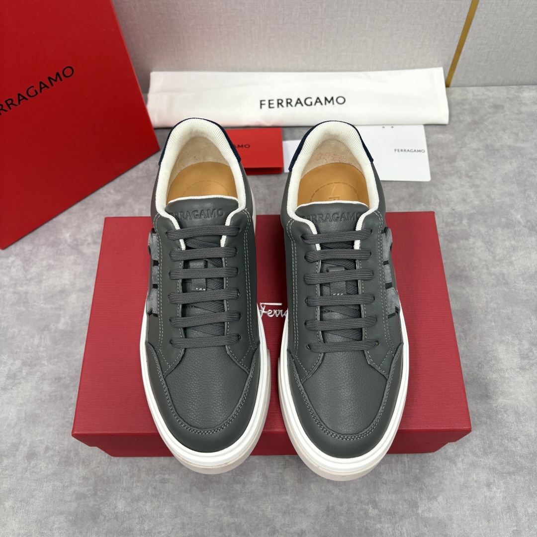 💋💍SF 菲拉～ 新款异型嵌饰休闲鞋板鞋 官方 7,300 这款休闲鞋风格低调，多元素拼接撞色设计搭配 