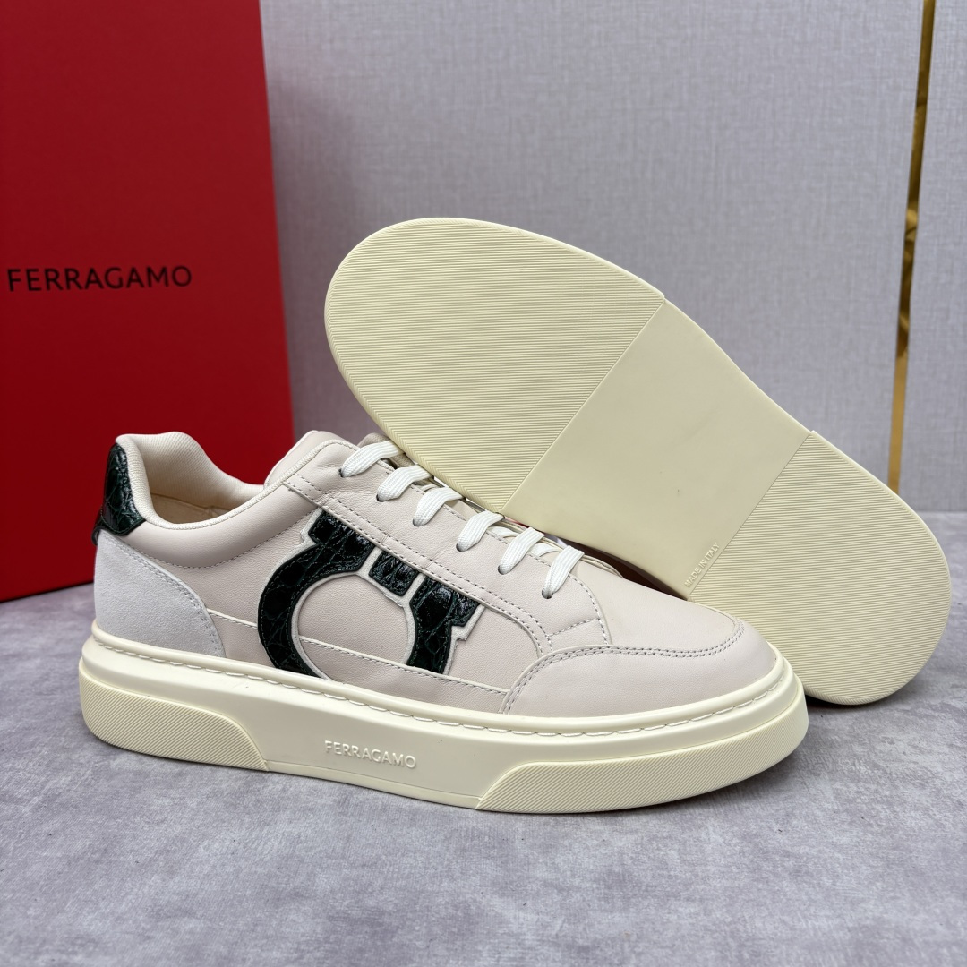 💋💍SF 菲拉～ 新款异型嵌饰休闲鞋板鞋 官方 7,300 这款休闲鞋风格低调，多元素拼接撞色设计搭配 