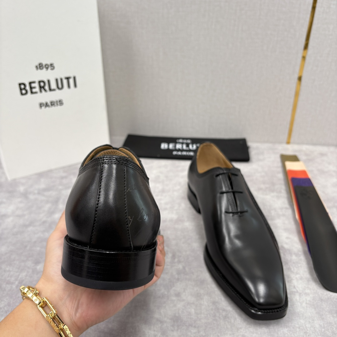 💋💍Berlut* 布鲁提 新款男士手工擦色正装鞋皮鞋上新🆕 Berlut* 对皮革的执念近乎苛刻，精选