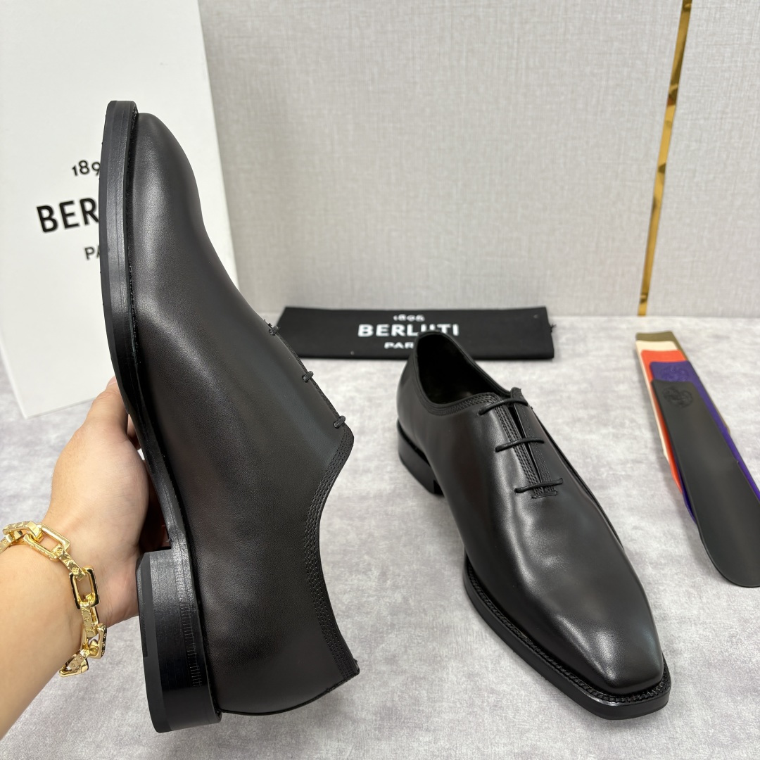 💋💍Berlut* 布鲁提 新款男士手工擦色正装鞋皮鞋上新🆕 Berlut* 对皮革的执念近乎苛刻，精选