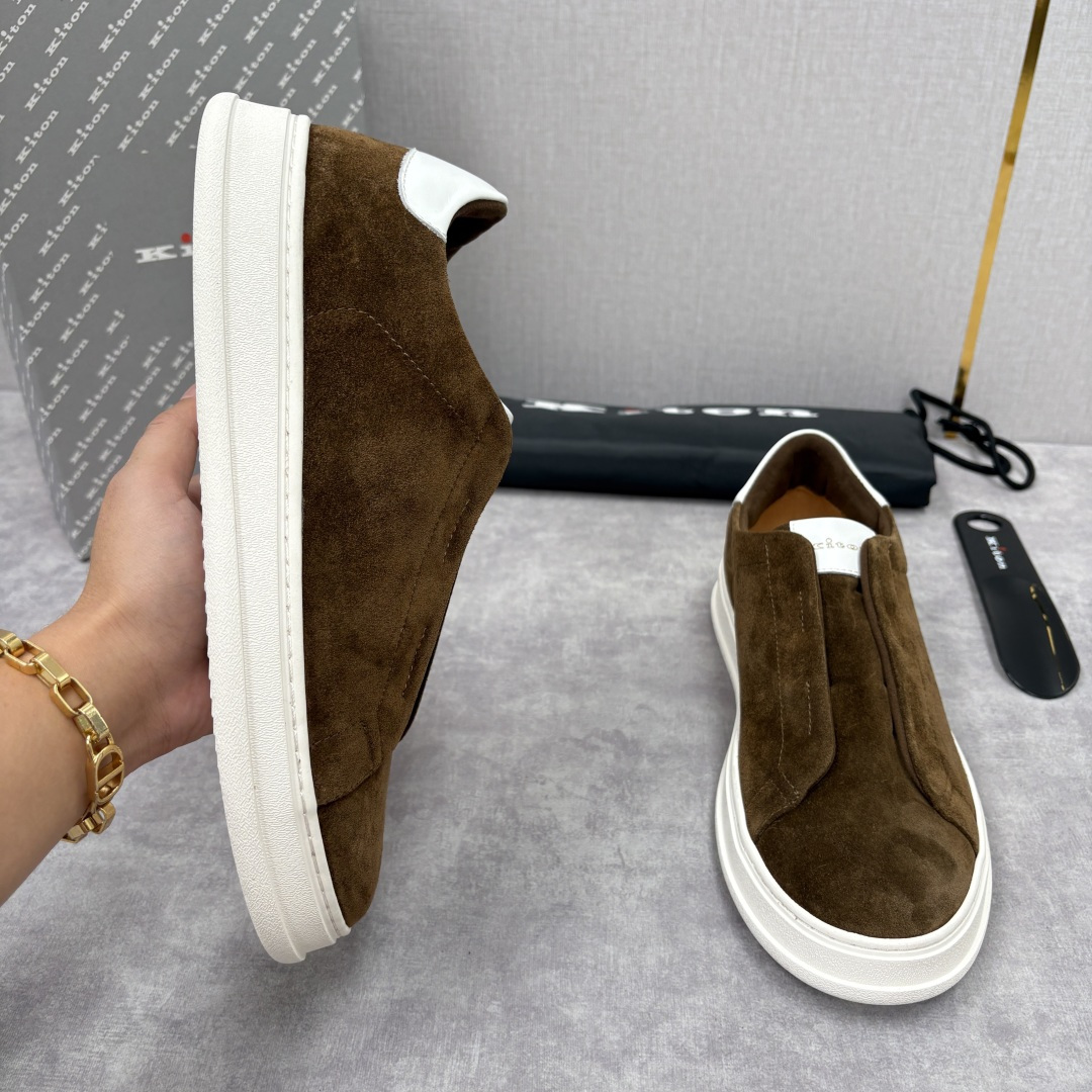 💋💍 Kito*n 新品 男士拼色厚底休闲鞋 鞋面采用高丝光磨砂牛皮+优质小牛皮的拼接设计，磨砂皮细腻软