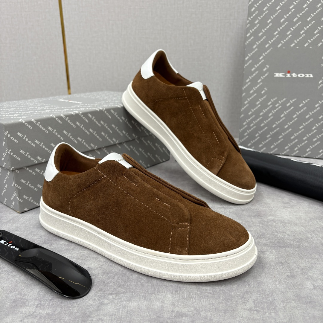 💋💍 Kito*n 新品 男士拼色厚底休闲鞋 鞋面采用高丝光磨砂牛皮+优质小牛皮的拼接设计，磨砂皮细腻软