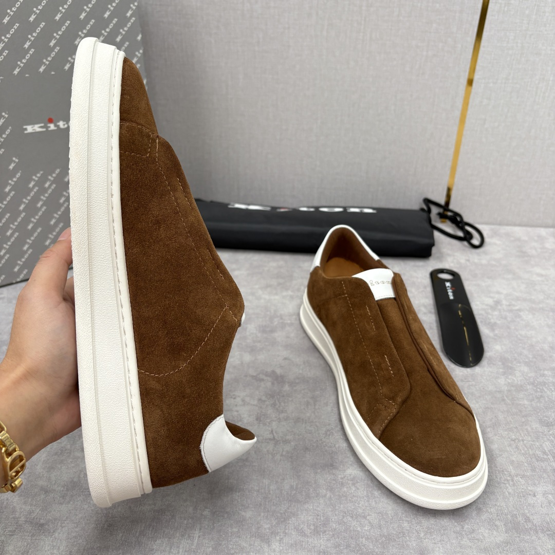 💋💍 Kito*n 新品 男士拼色厚底休闲鞋 鞋面采用高丝光磨砂牛皮+优质小牛皮的拼接设计，磨砂皮细腻软