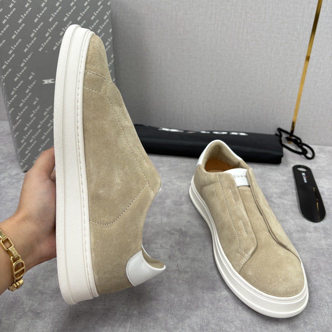 💋💍 Kito*n 新品 男士拼色厚底休闲鞋 鞋面采用高丝光磨砂牛皮+优质小牛皮的拼接设计，磨砂皮细腻软