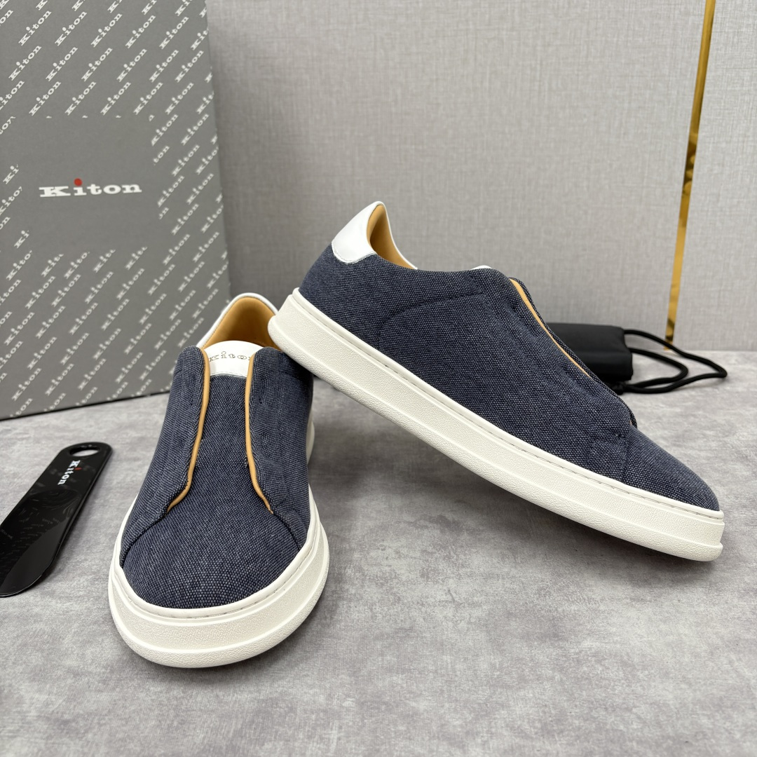 💋💍 Kito*n 新品 男士拼色厚底休闲鞋 鞋面采用牛仔布拼牛皮，小牛皮挺括有型且光泽温润。两种材质均