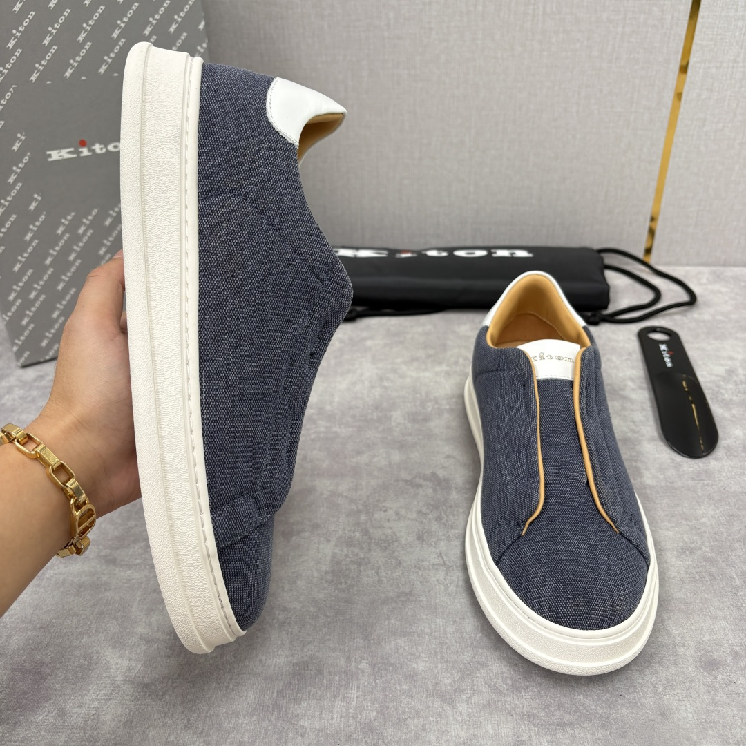 💋💍 Kito*n 新品 男士拼色厚底休闲鞋 鞋面采用牛仔布拼牛皮，小牛皮挺括有型且光泽温润。两种材质均