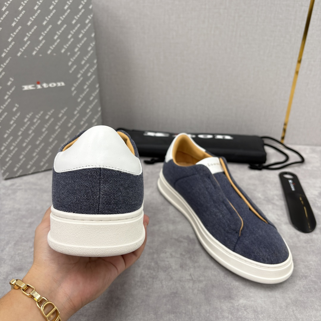 💋💍 Kito*n 新品 男士拼色厚底休闲鞋 鞋面采用牛仔布拼牛皮，小牛皮挺括有型且光泽温润。两种材质均