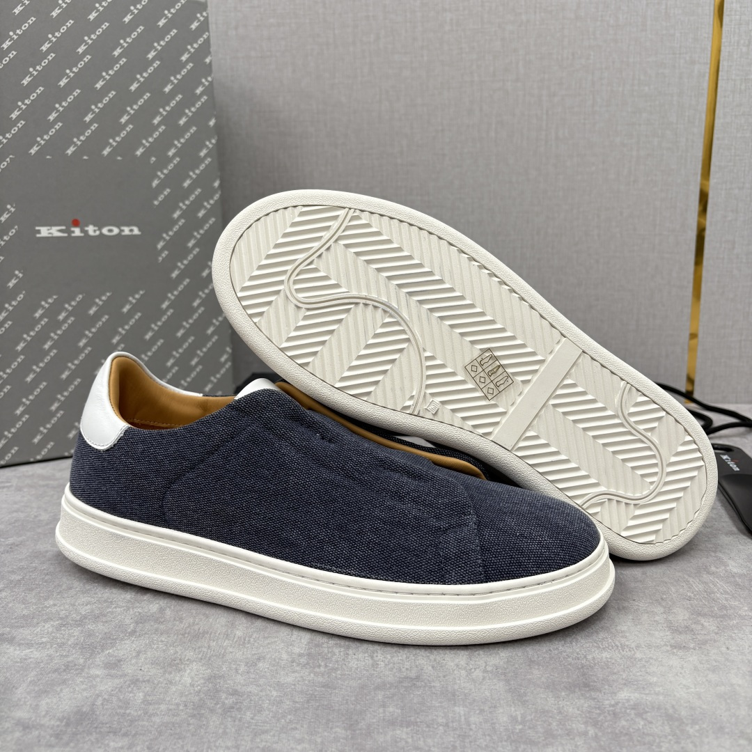 💋💍 Kito*n 新品 男士拼色厚底休闲鞋 鞋面采用牛仔布拼牛皮，小牛皮挺括有型且光泽温润。两种材质均