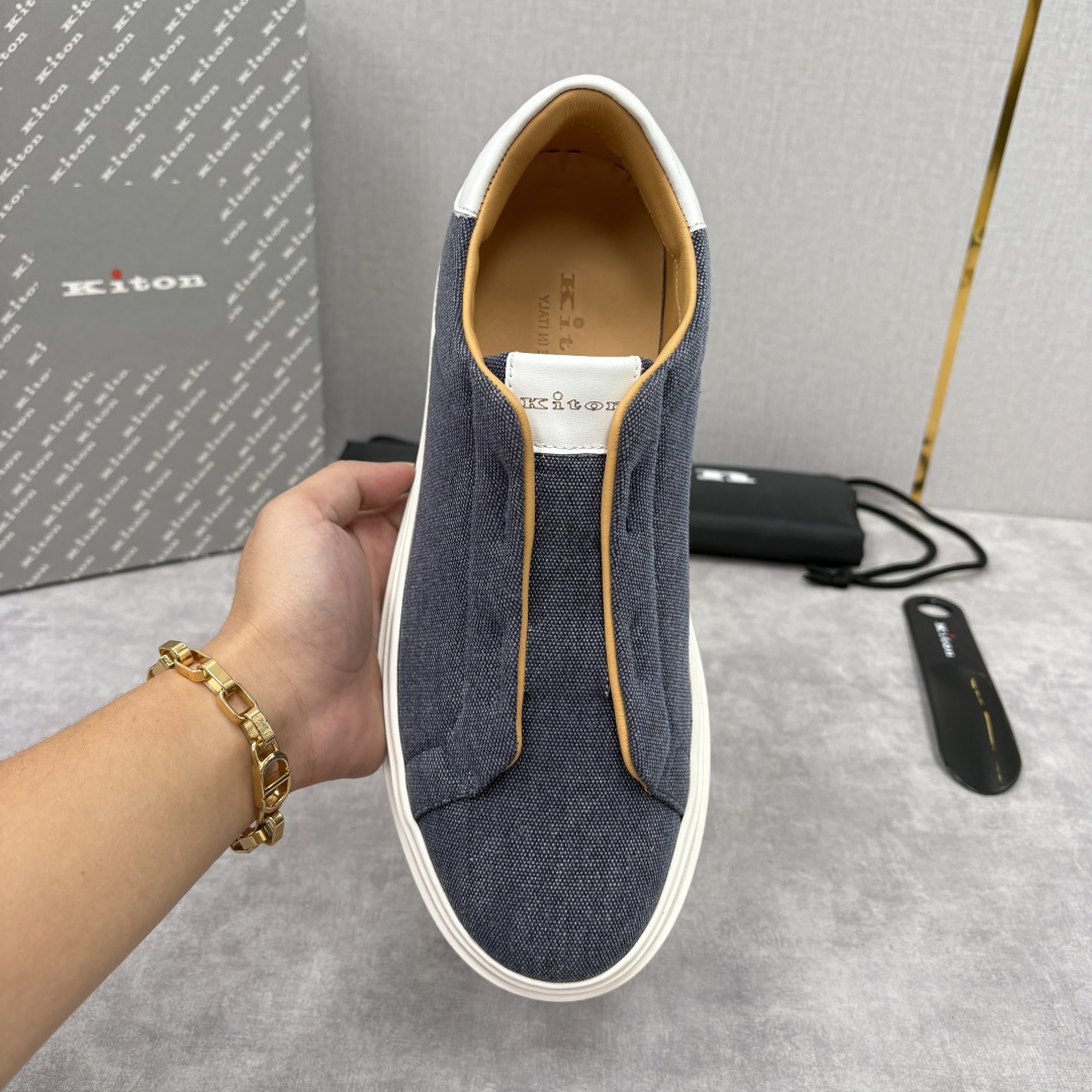 💋💍 Kito*n 新品 男士拼色厚底休闲鞋 鞋面采用牛仔布拼牛皮，小牛皮挺括有型且光泽温润。两种材质均