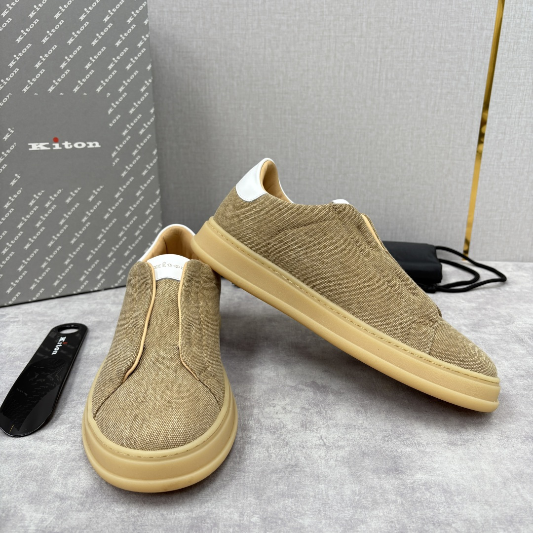 💋💍 Kito*n 新品 男士拼色厚底休闲鞋 鞋面采用牛仔布拼牛皮，小牛皮挺括有型且光泽温润。两种材质均