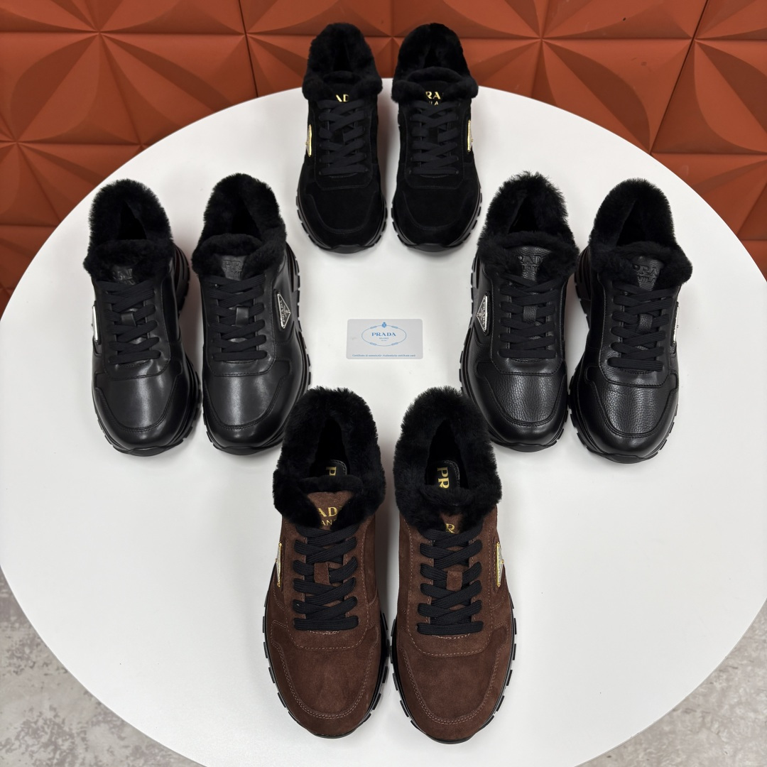 💋💍P家 Prad* 普拉-达 新品羊毛休闲运动鞋 兼顾保暖与品牌格调，是秋冬的实用型质感单品 官方 1