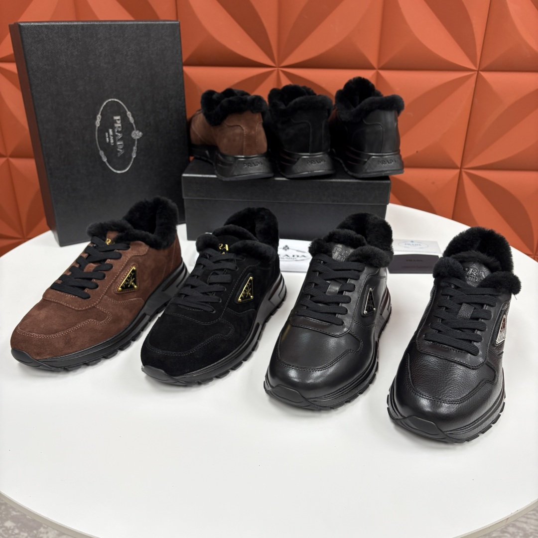 💋💍P家 Prad* 普拉-达 新品羊毛休闲运动鞋 兼顾保暖与品牌格调，是秋冬的实用型质感单品 官方 1
