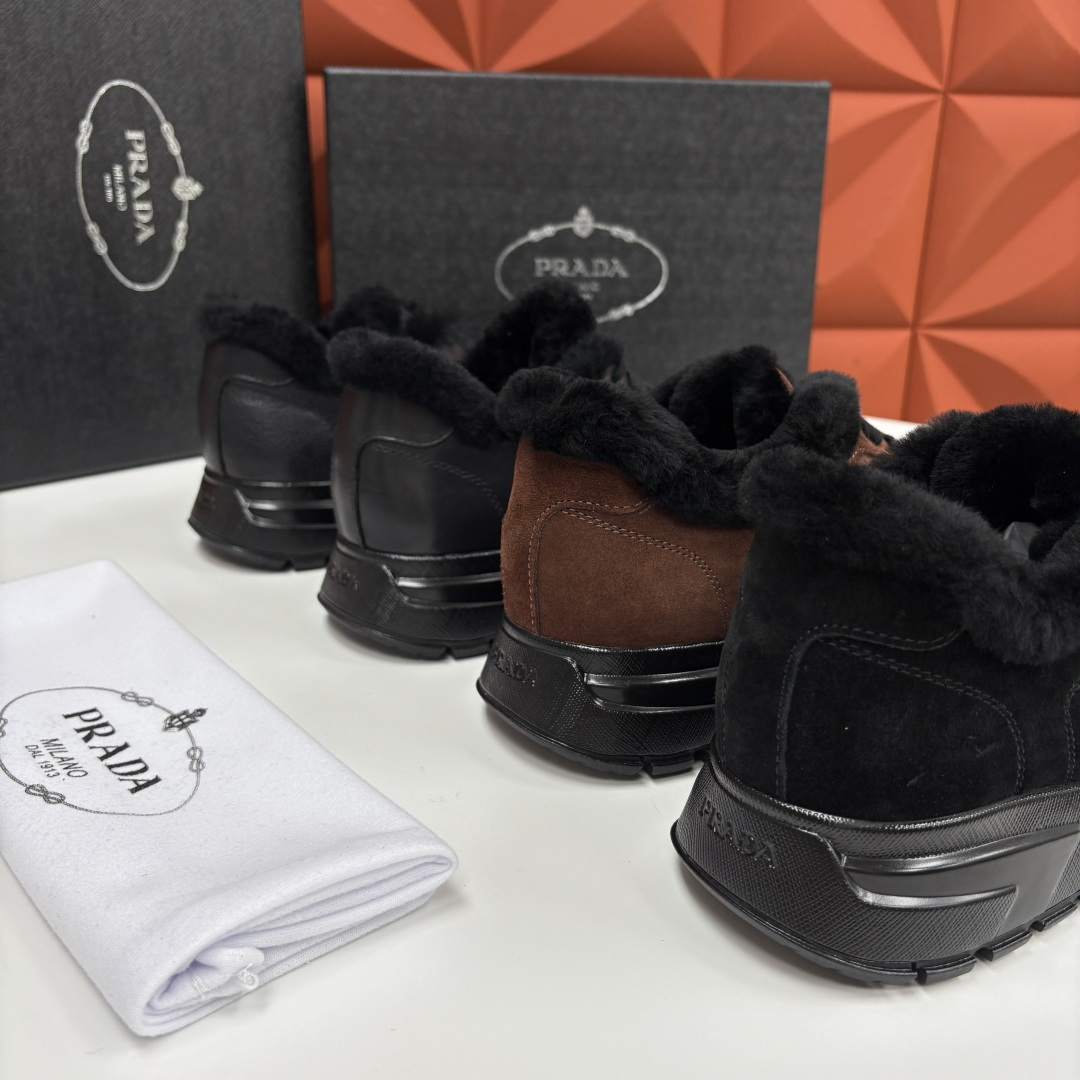 💋💍P家 Prad* 普拉-达 新品羊毛休闲运动鞋 兼顾保暖与品牌格调，是秋冬的实用型质感单品 官方 1