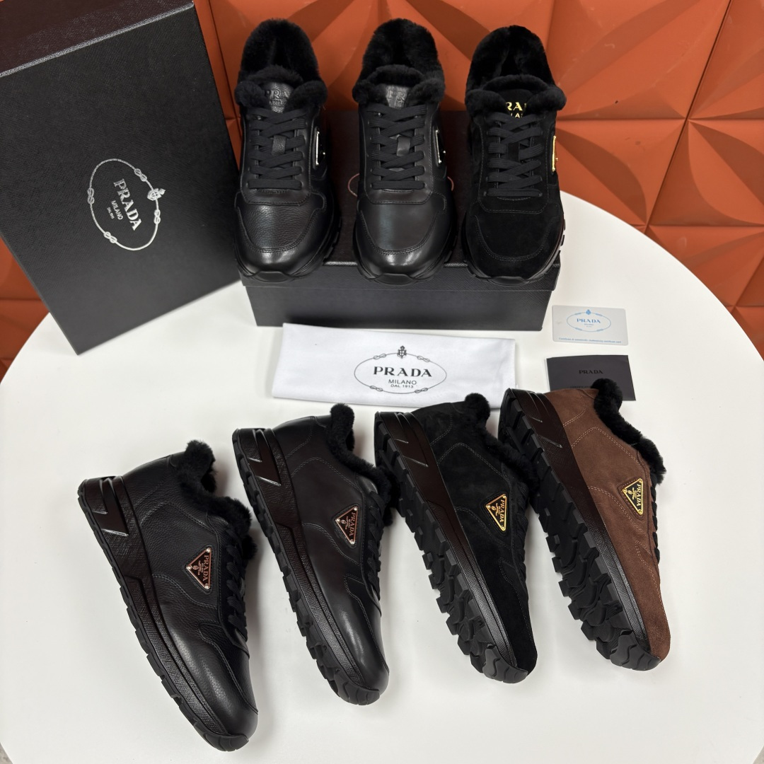 💋💍P家 Prad* 普拉-达 新品羊毛休闲运动鞋 兼顾保暖与品牌格调，是秋冬的实用型质感单品 官方 1