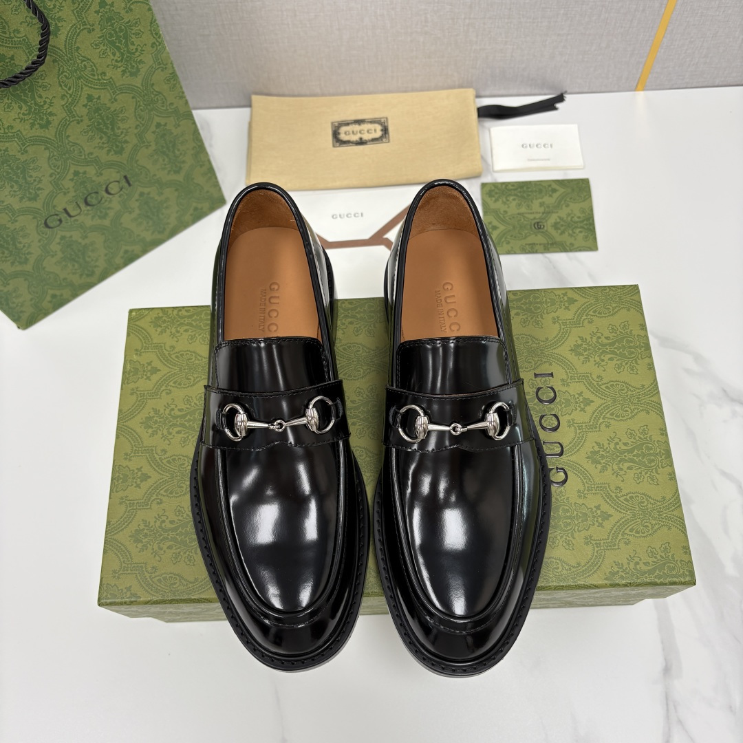 Gucci Men's Horsebit Loafers: Classic Black Leather, Timeless Style & Comfort