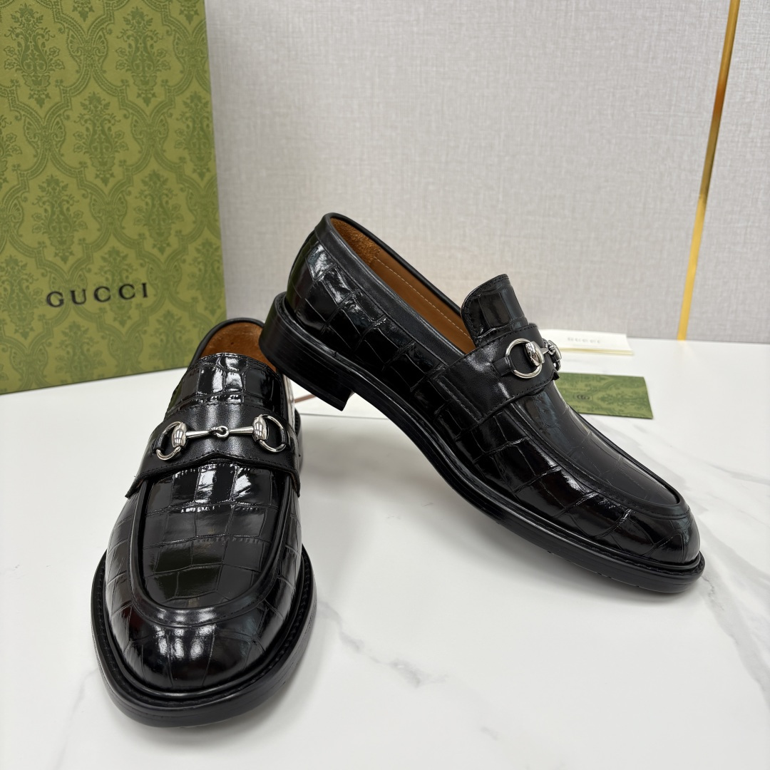 💋💍G家 GUCC* 新品男士马衔扣乐福鞋皮鞋 经典与时尚的交融 鞋面上的马衔扣，是古-驰经典符号的具象