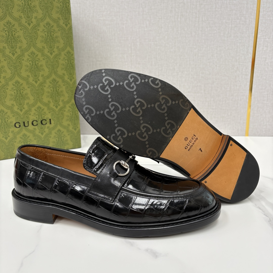 💋💍G家 GUCC* 新品男士马衔扣乐福鞋皮鞋 经典与时尚的交融 鞋面上的马衔扣，是古-驰经典符号的具象