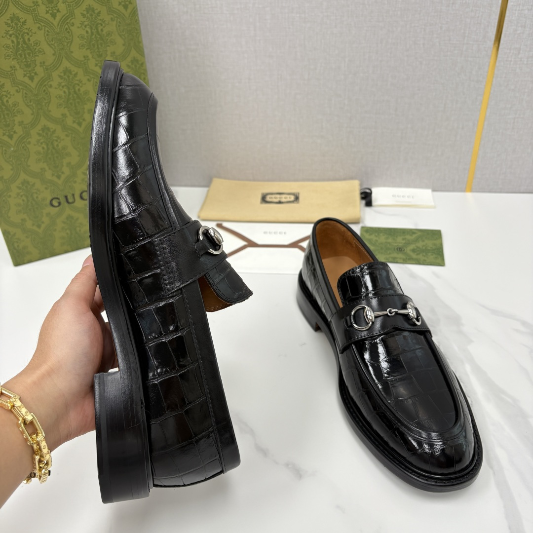 💋💍G家 GUCC* 新品男士马衔扣乐福鞋皮鞋 经典与时尚的交融 鞋面上的马衔扣，是古-驰经典符号的具象