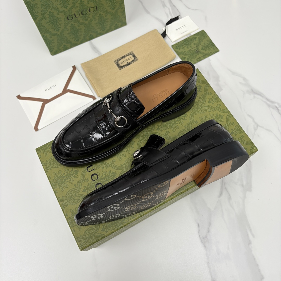 💋💍G家 GUCC* 新品男士马衔扣乐福鞋皮鞋 经典与时尚的交融 鞋面上的马衔扣，是古-驰经典符号的具象