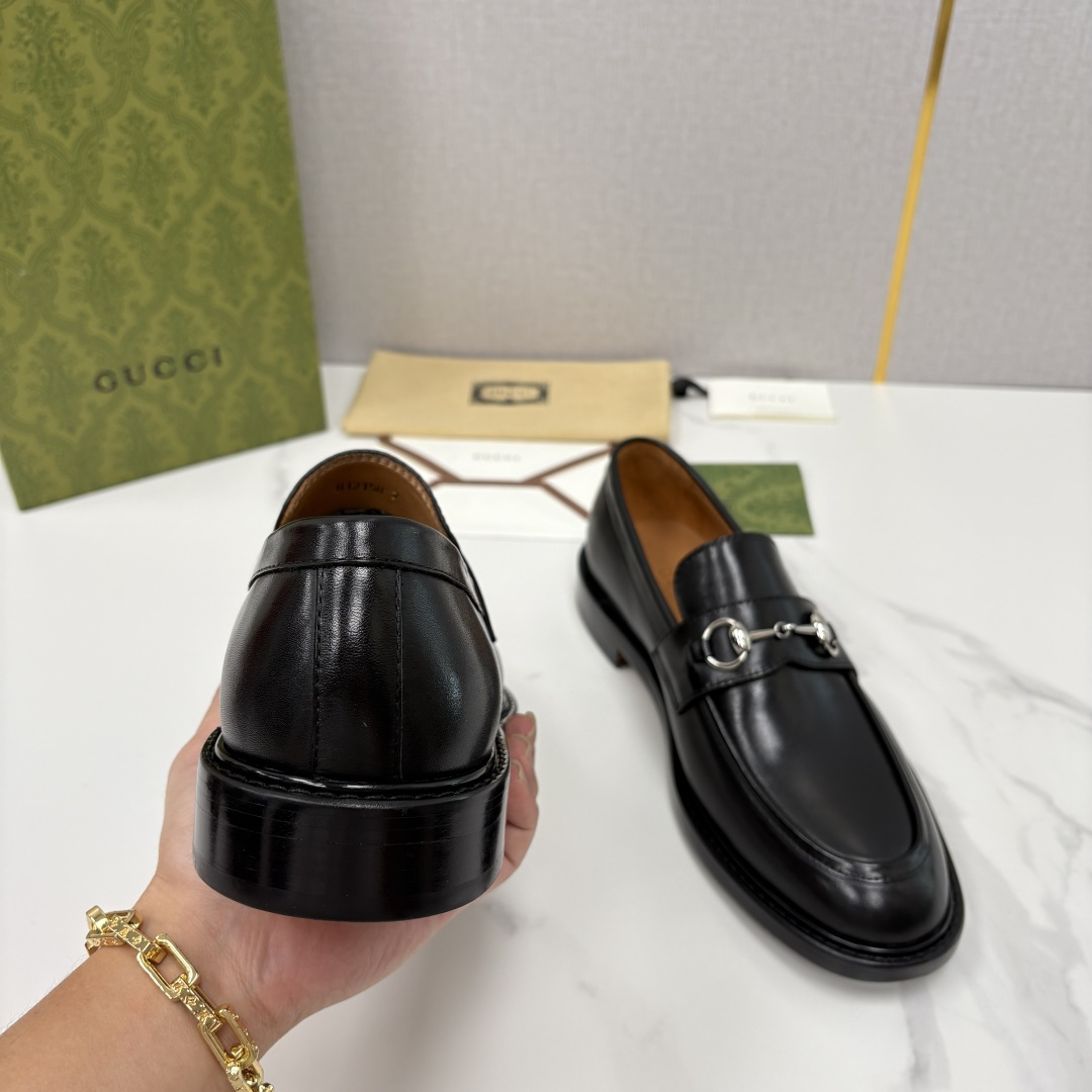 💋💍G家 GUCC* 新品男士马衔扣乐福鞋皮鞋 经典与时尚的交融 鞋面上的马衔扣，是古-驰经典符号的具象