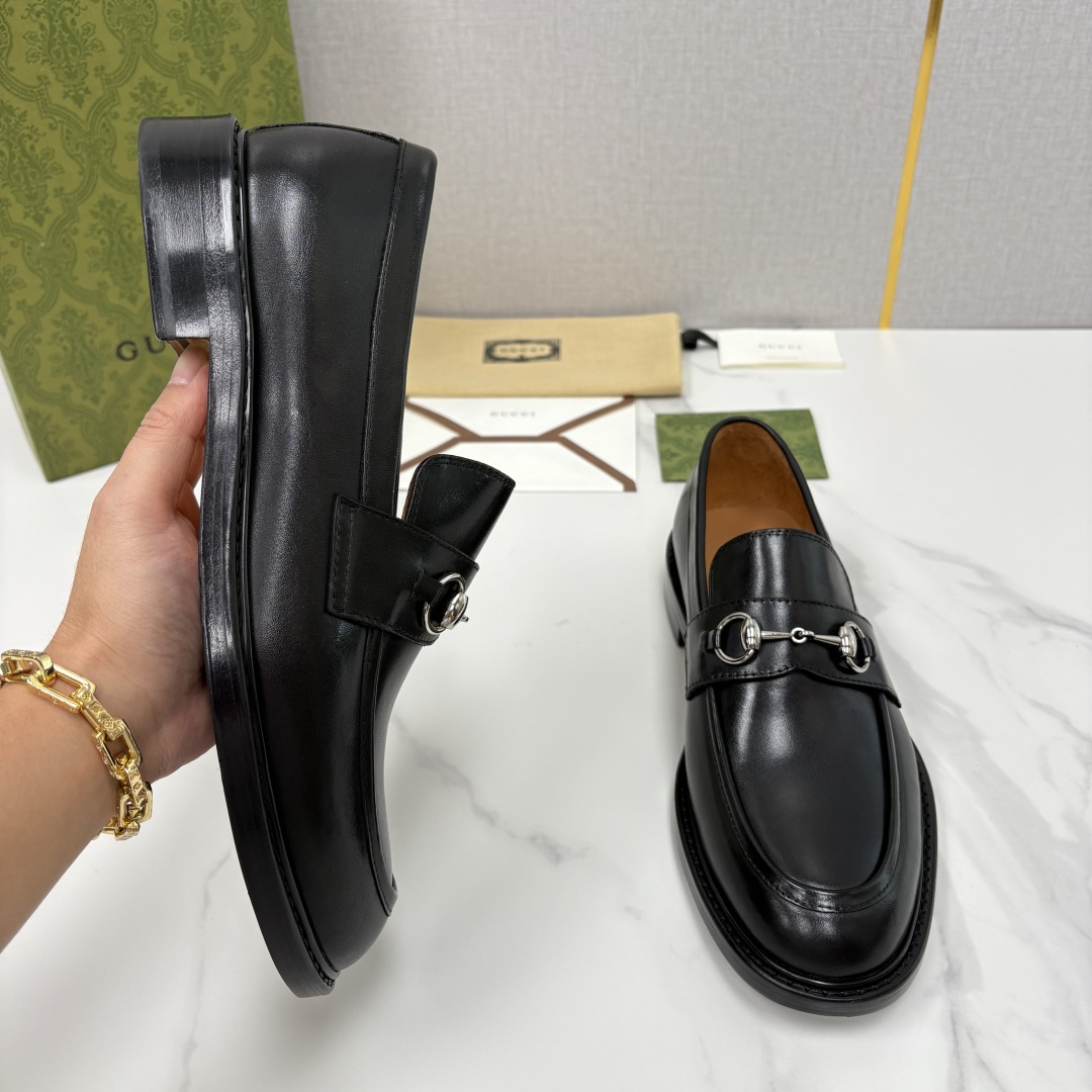 💋💍G家 GUCC* 新品男士马衔扣乐福鞋皮鞋 经典与时尚的交融 鞋面上的马衔扣，是古-驰经典符号的具象