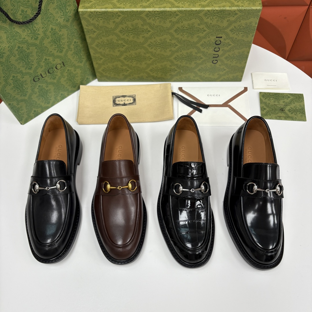 Gucci Men's Horsebit Loafers: Classic Leather Dress Shoes for Modern Style