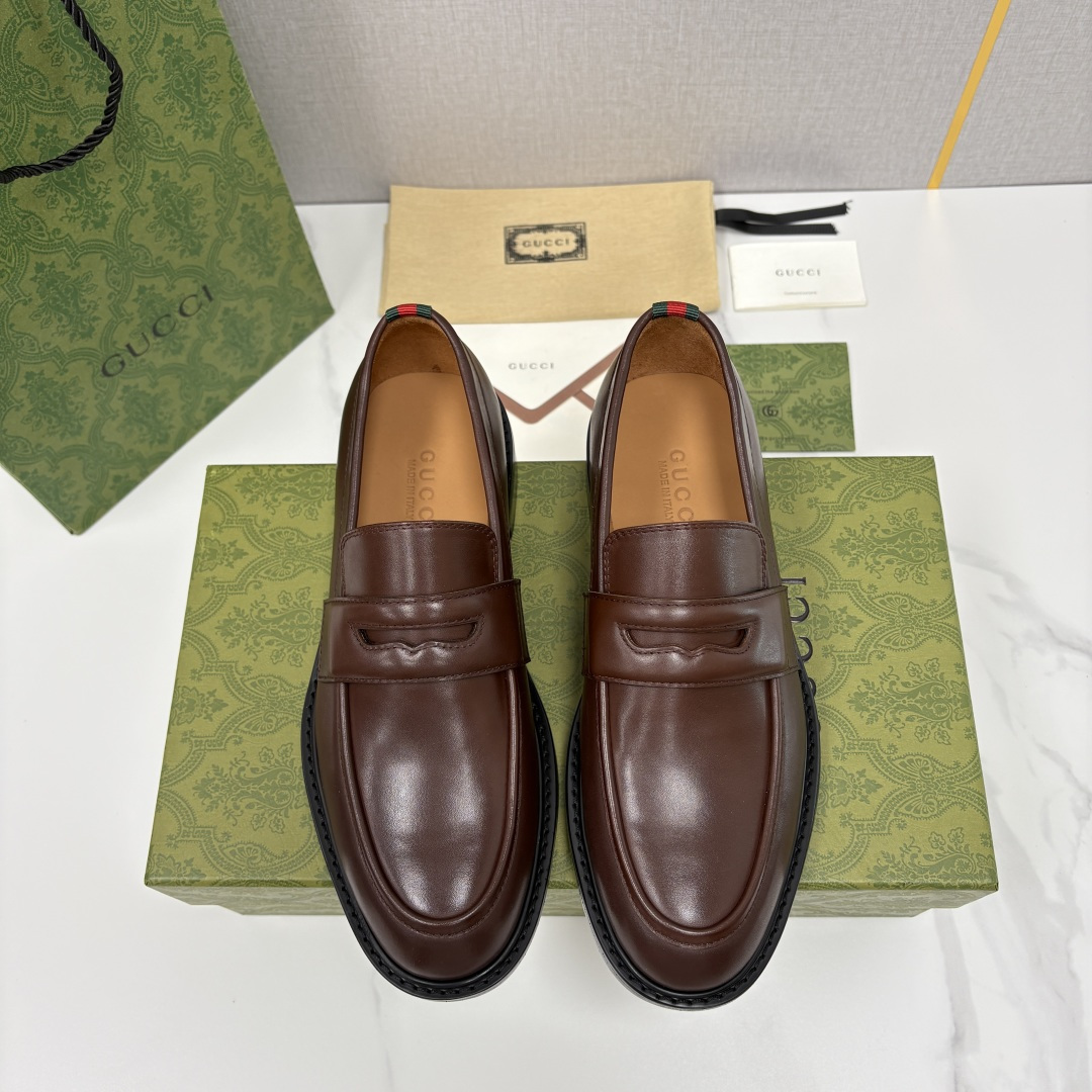 Gucci Men's Brown Leather Loafers with Green and Red Web Detail