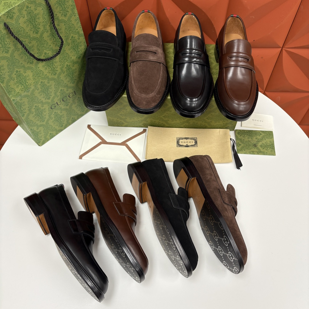 💋💍G家 GUCC* 新品男士简约乐福鞋皮鞋 经典与时尚的交融 此款系列里包含 2 种不同质感的材质——