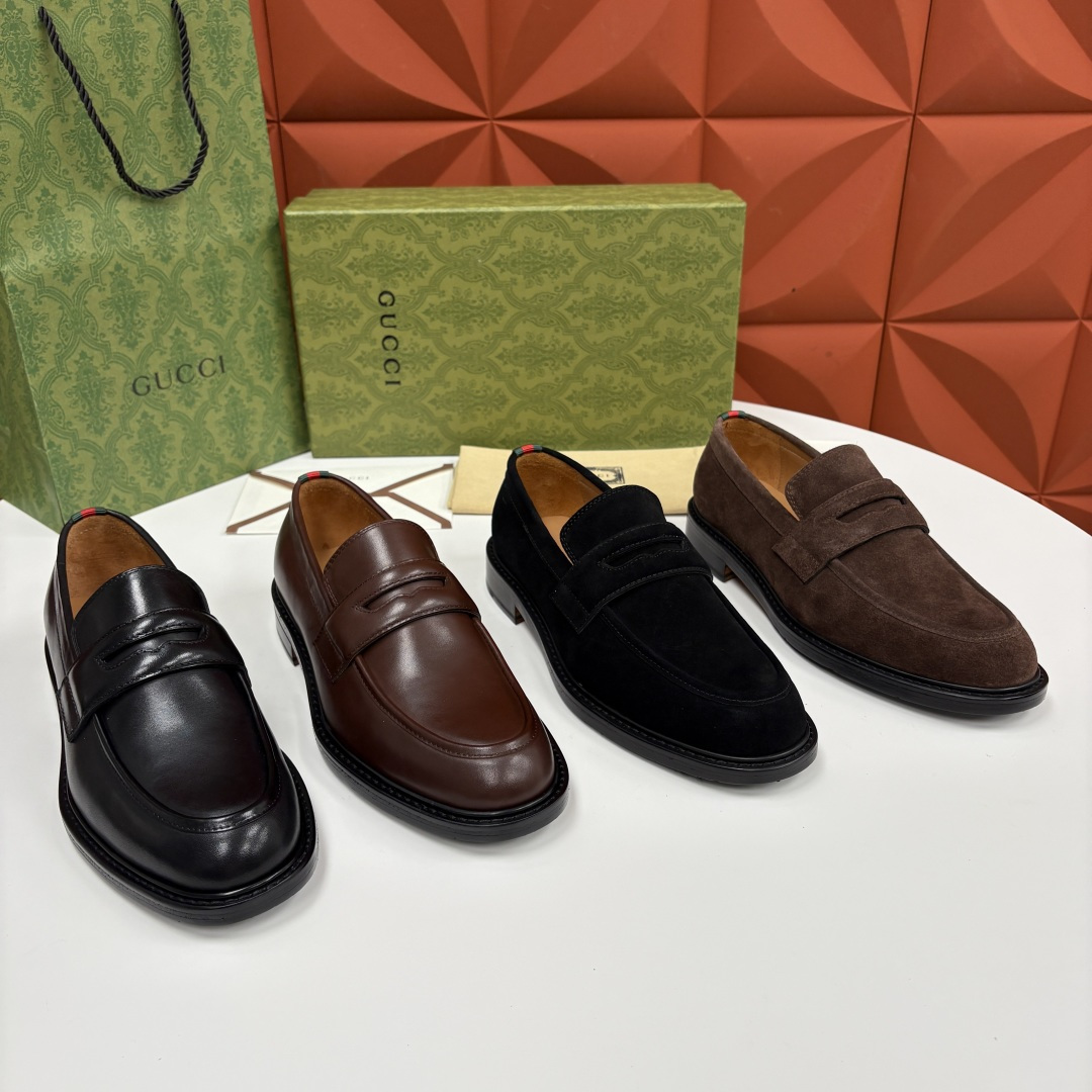 💋💍G家 GUCC* 新品男士简约乐福鞋皮鞋 经典与时尚的交融 此款系列里包含 2 种不同质感的材质——