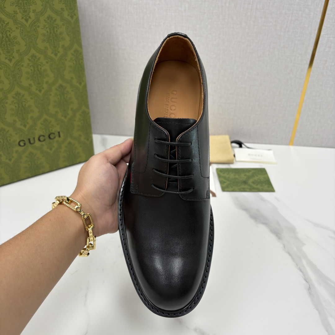 💋💍G家 GUCC* 古-驰 新品男士正装鞋皮鞋 德比鞋鞋型，是优雅与实用的平衡之选。选用细腻有光泽的进