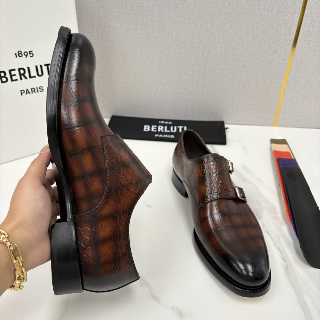 💋💍Berlut* 布鲁提 新款男士手工擦色正装皮鞋上新🆕 经典孟克搭扣皮鞋系列，能完美诠释优雅与质感的